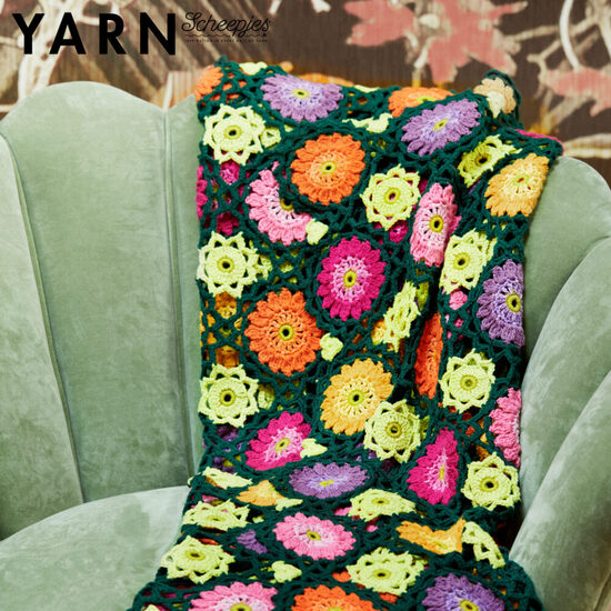 Meadow Throw Esme Crick Scheepjes Bookazine YARN 11 Macro Botanica (4)